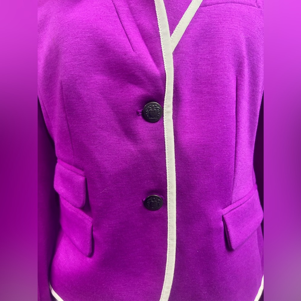 Gap Academy Blazer Size 2 in Fuchsia. This is fantastic and gorgeous - Picture 4 of 6